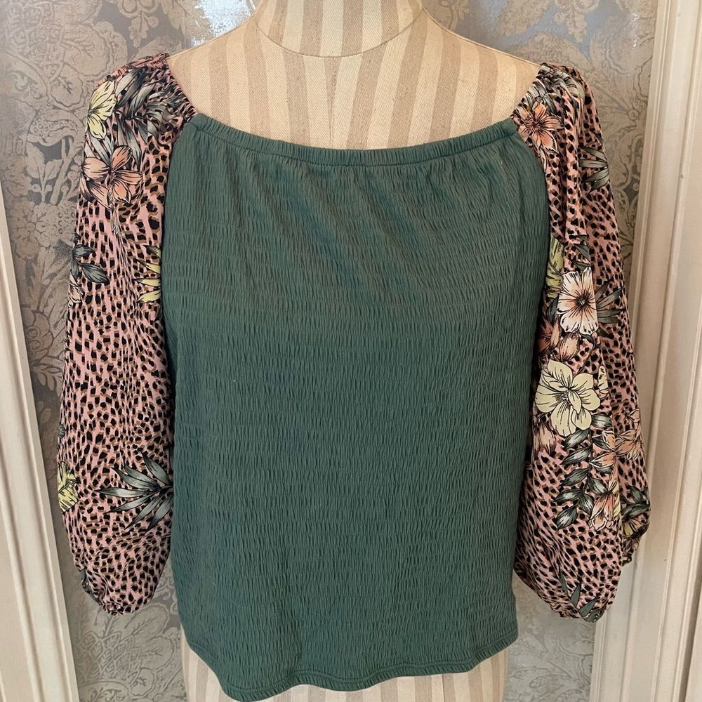 PRETTY Smocked Anthropologie Romance Top! - Picture 12 of 16